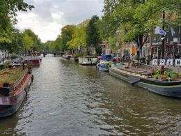 hollanda-da-yuzen-evler-ve-kanallar