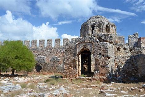 alanya-nin-en-iyi-plajlari-ve-aktiviteleri