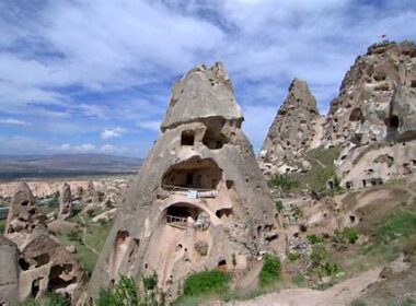 kapadokya-nin-gizemli-peribacalari-ve-hayalet-koyleri