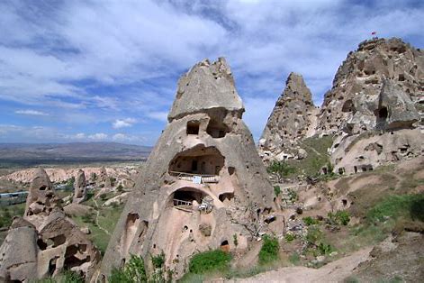 kapadokya-nin-gizemli-peribacalari-ve-hayalet-koyleri