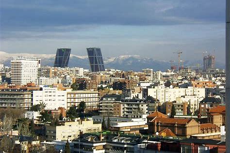 korsika-da-yeralti-magaralarinda-gizemli-gezinti